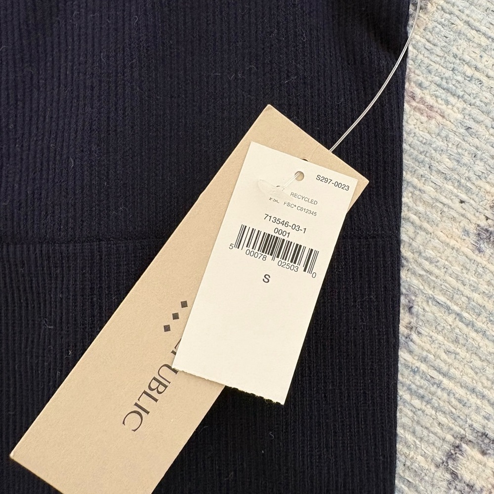 Banana Republic Navy Ribbed Tank Top NWT - Picture 8 of 10